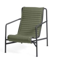 Bild von HAY Palissade Lounge Chair Hohes gestepptes Kissen 49,5 x 139 cm – Olivgrün