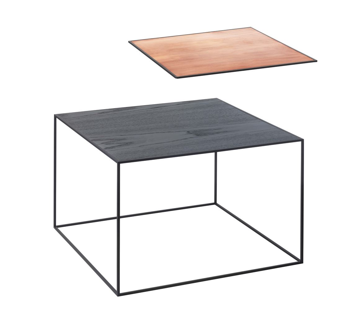 Bild von Audo Copenhagen Twin 49 Tisch 49 x 49 cm – schwarzer Rahmen/Kupfer/schwarz gebeizte Eschenplatte