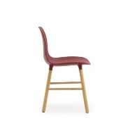 Bild von Normann Copenhagen Form Stuhl SH: 44 cm – Rot/Eiche