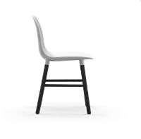 Bild von Normann Copenhagen Form Stuhl SH: 44 cm – Weiß/Schwarz