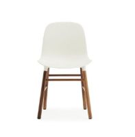 Bild von Normann Copenhagen Form Stuhl SH: 44 cm – Weiß/Walnuss