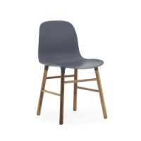 Bild von Normann Copenhagen Form Stuhl SH: 44 cm – Blau/Walnuss