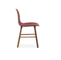 Bild von Normann Copenhagen Form Stuhl SH: 44 cm – Rot/Walnuss