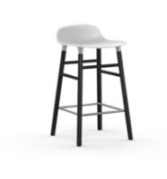 Bild von Normann Copenhagen Form Barhocker SH: 65 cm – Weiß/Schwarze Eiche