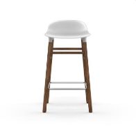 Bild von Normann Copenhagen Form Barhocker SH: 65 cm – Weiß/Walnuss