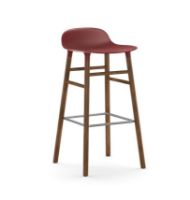 Bild von Normann Copenhagen Form Barhocker SH: 75cm - Rot/Walnuss