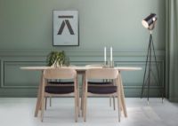 Bild von Andersen Furniture AC2 Stuhl SH: 43,5 cm – Mattlackierte Eiche/Schwarzes Leder
