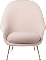 Bild von GUBI Bat Lounge Chair mit hoher Rückenlehne 39 cm – Antikmessing/Harfe 200