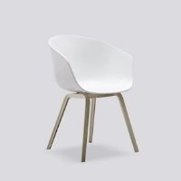 Bild von HEU 4 Stk. AAC 22 About A Chair + CPH 20 Esstisch Ø: 120 cm – Eichenseife/weiße Schale/graues Linoleum
