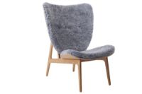 Bild von NORR11 Elephant Lounge Chair Schaffell SH: 38 cm – Eiche natur/Graphit