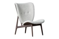 Bild von NORR11 Elephant Lounge Chair Schaffell SH: 38 cm – Dunkelgeräucherte Eiche/Gebrochenes Weiß