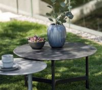 Bild von Cane-line Outdoor Twist Couchtisch Mittel Ø: 70 cm - Hellgraue/fossilschwarze Keramik