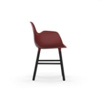 Bild von Normann Copenhagen Form Sessel SH: 44 cm – Rot/Schwarze Eiche