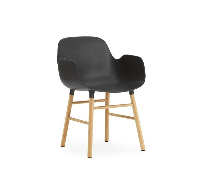 Bild von Normann Copenhagen Form Sessel SH: 44 cm – Schwarz/Eiche