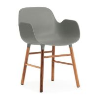 Bild von Normann Copenhagen Form Sessel SH: 44 cm – Grau/Walnuss