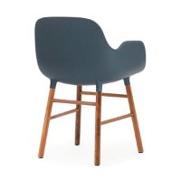 Bild von Normann Copenhagen Form Sessel SH: 44 cm – Blau/Walnuss