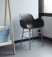 Bild von Normann Copenhagen Form Sessel SH: 44 cm – Blau/Chrom