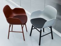 Bild von Normann Copenhagen Form Sessel SH: 44 cm – Rot/Chrom