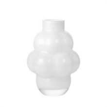 Bild von Louise Roe Ballonvase #04 H: 32 cm – Opalweiß