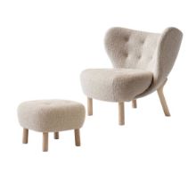 Bild von &Tradition Little Petra VB1 Loungechair & ATD1 Pouf – Weiß geölte Eiche/Karakorum 003