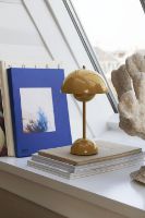 Bild von &Tradition Blumentopf VP9 Bordlampe H: 29,5 cm - Senfgelb