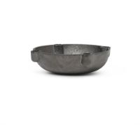 Bild von Ferm Living Bowl Kerzenhalter Klein Ø: 14,6 cm - Schwarzes Messing OUTLET