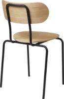 Bild von GUBI Coco Esszimmerstuhl, stapelbar, Sitzhöhe 47 cm – Schwarz/Eiche