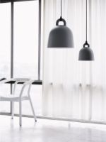 Bild von Normann Copenhagen Bell Pendelleuchte klein H: 37 cm – Grau