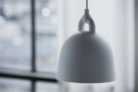 Bild von Normann Copenhagen Bell-Pendelleuchte, klein, H: 37 cm – Weiß