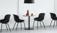 Bild von Normann Copenhagen Hyg Esszimmerstuhl SH: 46 cm – Schwarz/Stahl