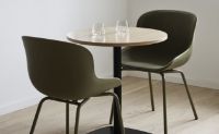 Bild von Normann Copenhagen Hyg Esszimmerstuhl SH: 46 cm – Olive/Stahl