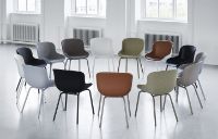 Bild von Normann Copenhagen Hyg Esszimmerstuhl Gepolsterte Vorderseite SH: 46 cm – Serendipity/Stahl