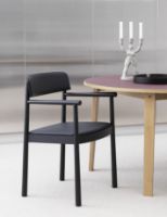 Bild von Normann Copenhagen Timb Sessel SH: 46 cm - Schwarz / Schwarz