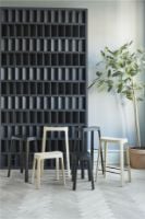 Bild von Please Wait to be Seated. Crofton Thekenhocker H: 65 cm – Schwarzes nordisches Kiefernholz