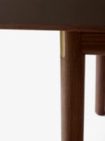 Bild von &Tradition Patch HW1 Ausziehbarer Tisch 180x90 cm - Geölter Walnuss m. Kakao Orinoco 0749 Fenix Nano Laminat & Messing