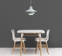 Bild von Normann Copenhagen Form Esstisch 120x120cm - Weiß/Eiche