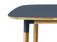 Bild von Normann Copenhagen Form Esstisch 95x200cm - Blau/Eiche