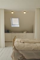 Bild von Nuura Liila 1 Medium Wand-/Deckenleuchte Ø: 16,5 cm – Nordic Gold/Opalweiß OUTLET