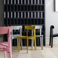 Bild von Bitte warten Sie, bis Sie Platz nehmen. Bondi Stuhl SH: 44,5 cm – Aschgrau