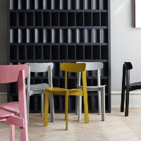 Bild von Please Wait to be Seated. Bondi Stuhl SH: 44,5 cm – Schwarz