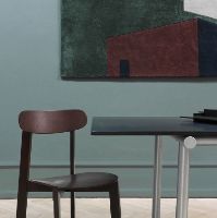 Bild von Please Wait to be Seated. Bondi Chair SH: 44,5 cm – Feigenviolett