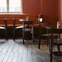 Bild von Please Wait to be Seated. Bondi Chair SH: 44,5 cm – Feigenviolett