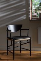 Bild von &Tradition HM4 Drawn Chair m. Armlehne SH: 46 cm – Naturpapierkordel/Schwarzeiche