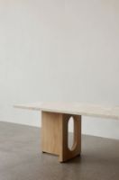 Bild von Audo Copenhagen Androgyne Loungetisch 120x45 cm – Natureiche / Kunis Breccia Sand FRONTDESIGN: MITTE AUGUST