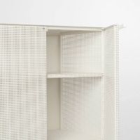 Bild von Kristina Dam Studio Gitterschrank 76x45x131cm - Beige