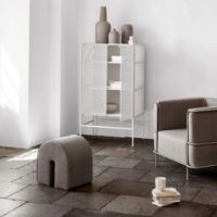 Bild von Kristina Dam Studio Gitterschrank 76x45x131cm - Beige