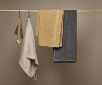 Bild von The Organic Company Calm Handtuch zum Mitnehmen 60 x 120 cm – Khaki OUTLET