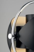 Bild von GUBI Multi-Lite Tischlampe H: 50 cm - Chromsockel/Schwarz Halbmatt