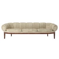 Bild von GUBI Croissant Sofa SH: 46 cm - Walnuss / Dedar Smila