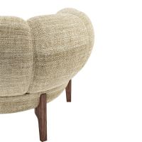 Bild von GUBI Croissant Sofa SH: 46 cm - Walnuss / Dedar Smila